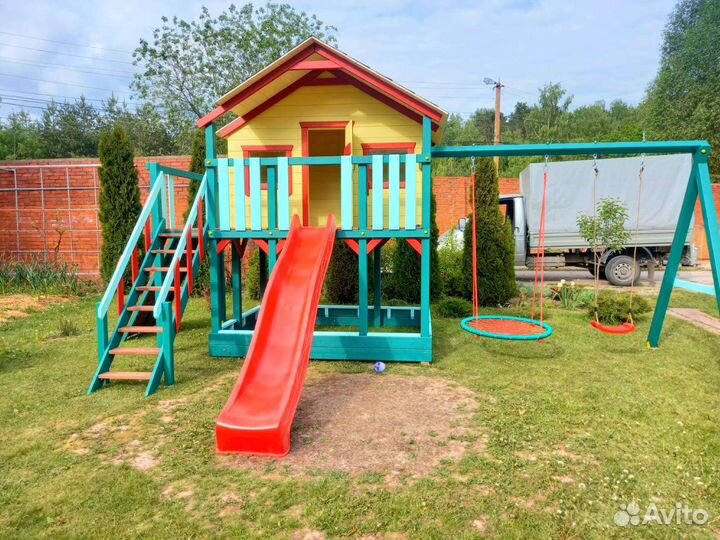 Детский игровой комплекс с домиком качелями горкой