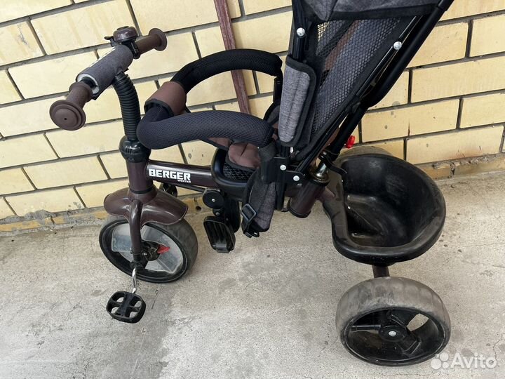 Детский велосипед с ручкой