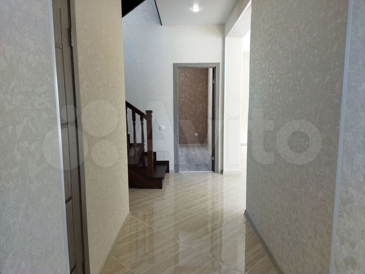 Коттедж 160 м² на участке 8 сот.