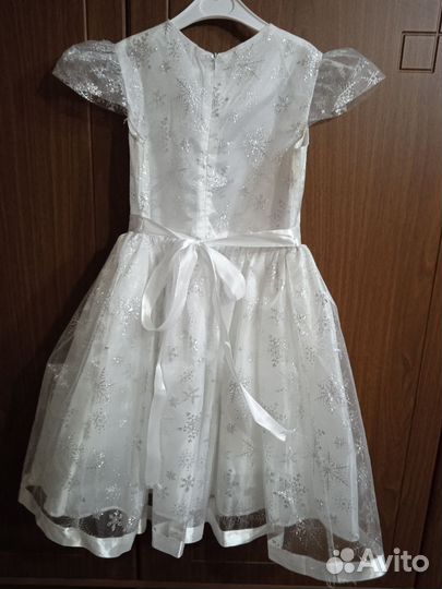 Платье для девочки снежинка