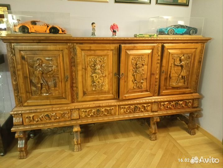 Антикварный гарнитур для столовой