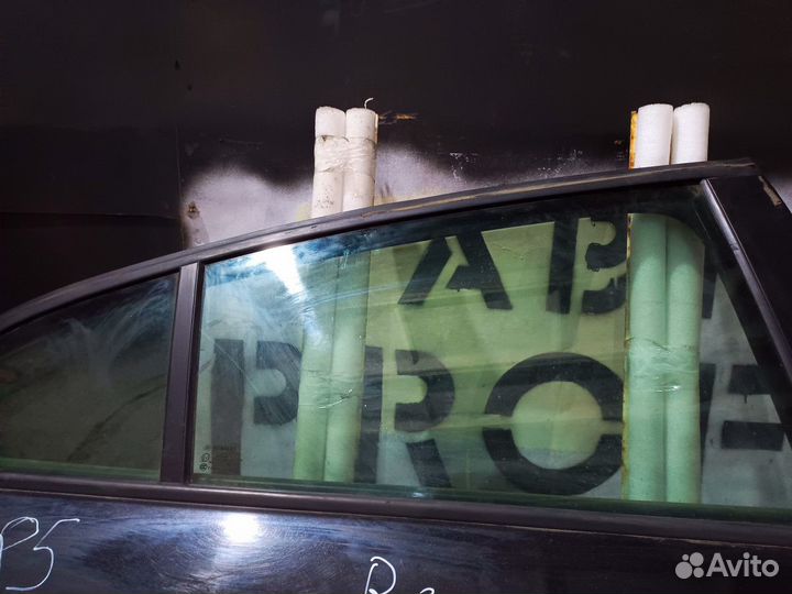 Стекло двери задней правой Renault Fluence