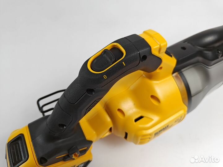 Аккумуляторный пылесос DeWalt DCV501LN