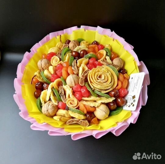 Подарочная коробка букет из сухофруктов