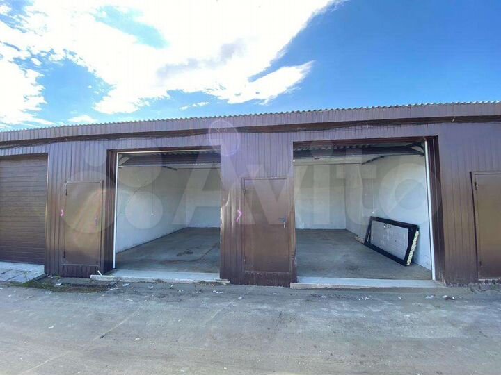 Гараж, > 30 м²