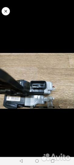 Замок двери передний левый Kia Venga