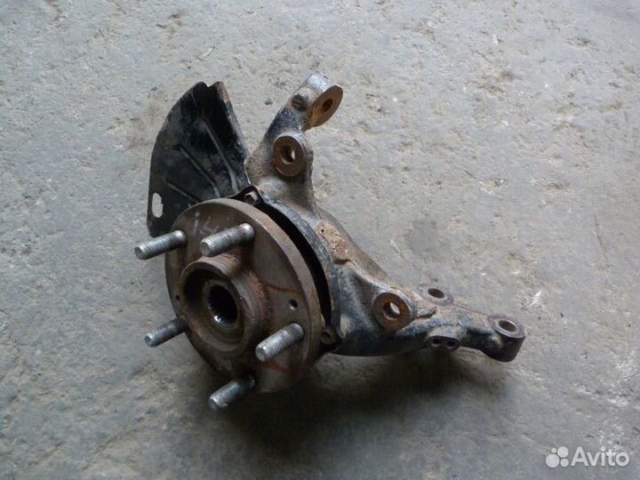 Кулак поворотный передний правый Hyundai i40 2011