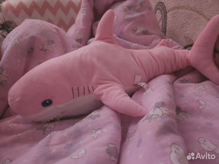 Розовая акула