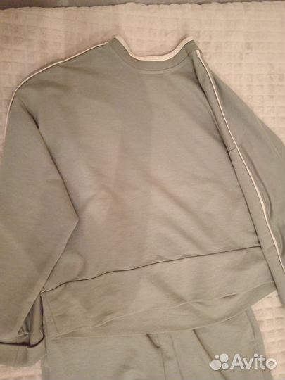 Спортивный костюм женский