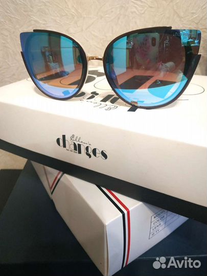 Солнцезащитные очки Louis Vuitton