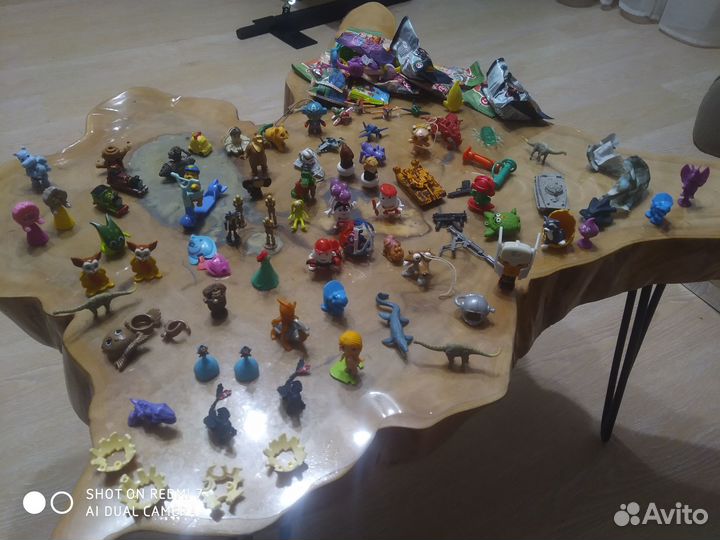 Огромный мешок киндер-сюрпризов