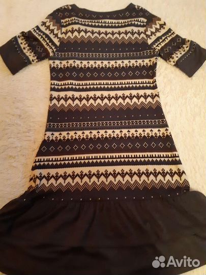 Платье со скандинавским принтом