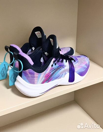 Anta light crazy 4 team 