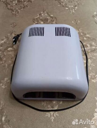 Лампа для ногтей