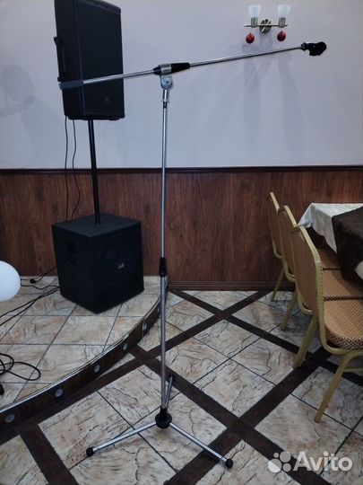 Стойка для микрофона, столик под музыку