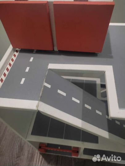 Парковка деревянная бу