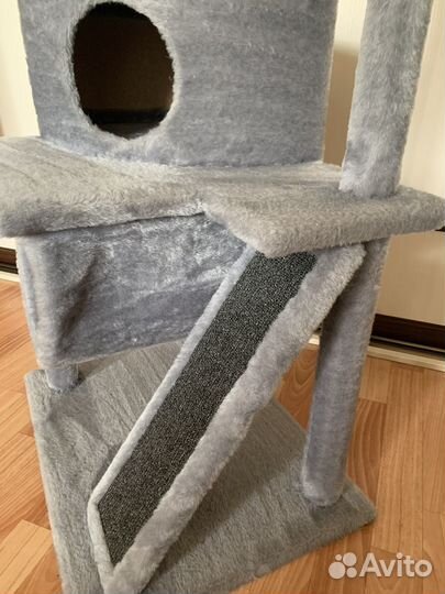 Кошачий домик с когтеточкой