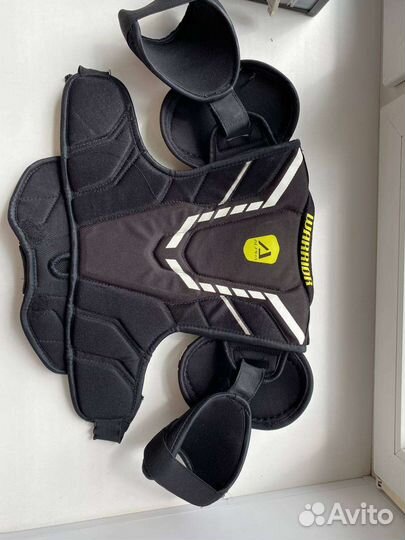 Нагрудник хоккейный