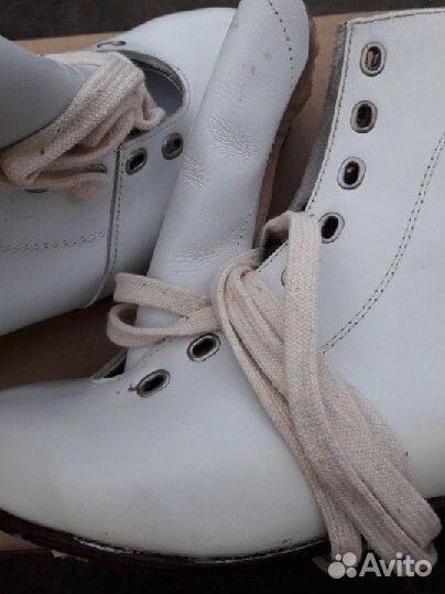 Ботинки для девочки (фигурное катание)