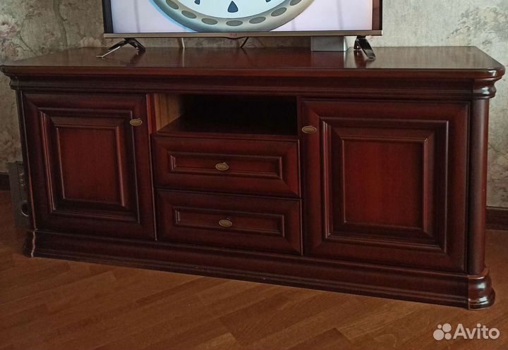 Тумба под Тв из массива