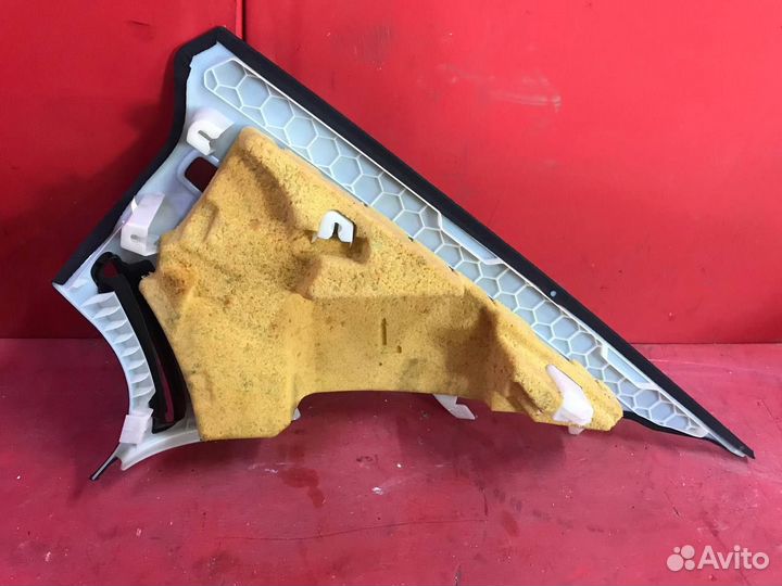 Обшивка стойки задней левой Mercedes-Benz W212