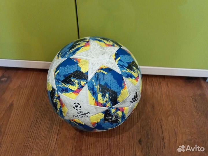 Футбольный мяч adidas лига чемпионов 2021