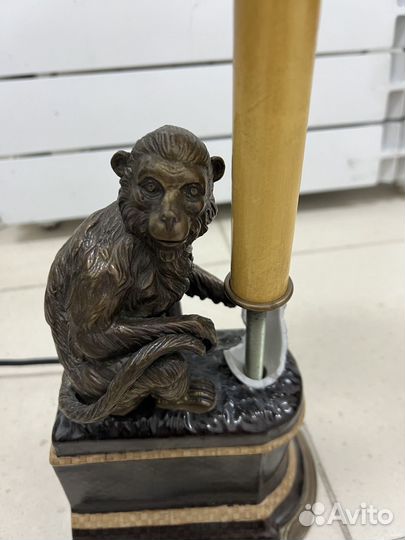 Лампы настольные с фарфоровым основанием