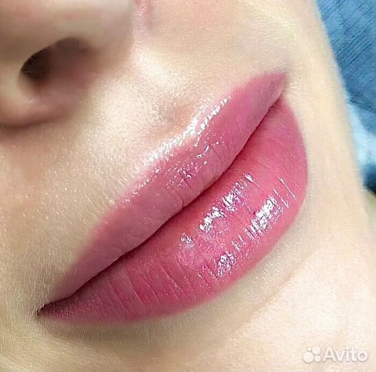 Модель на перманентный макияж бровей губ и век