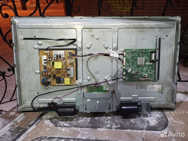 Телевизор Philips 43PFT5301 (Разбор)(По запчастям)