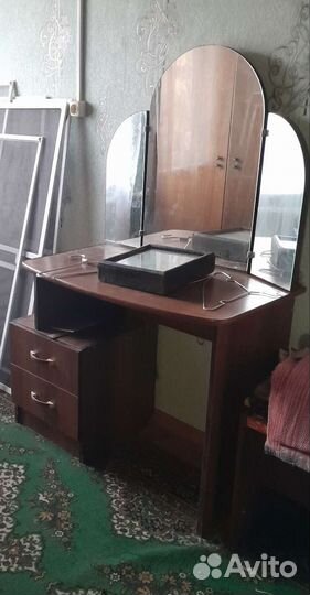 Трюмо с зеркалом бу, 2 шт