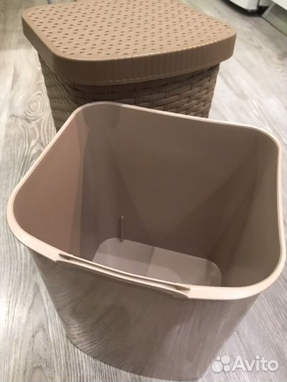 Контейнер с педалью 12 литров