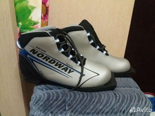 Лыжные ботинки