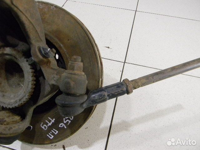 Кулак передний правый Форд