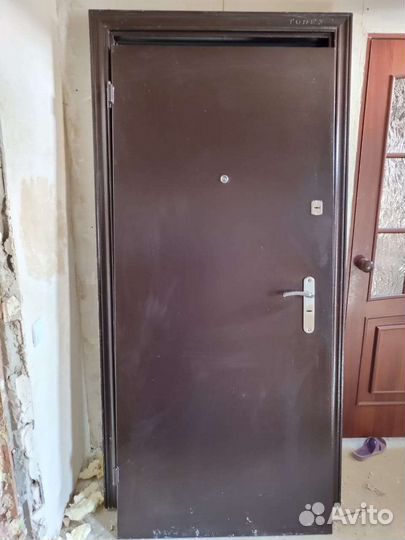 Дверь входная металлическая левая 2004/960 б/у
