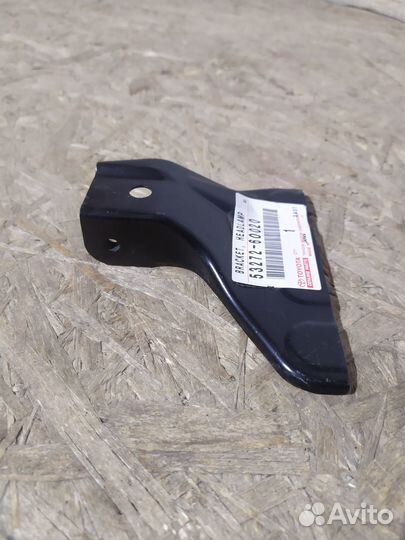 Кронштейн крепления фары Toyota Land Cruiser (200)