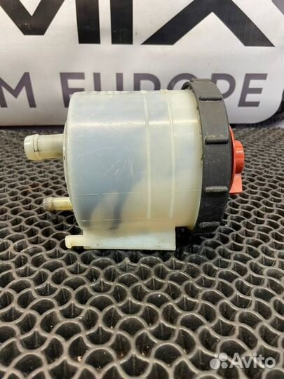 Бачок гидроусилителя руля Volkswagen Transporter
