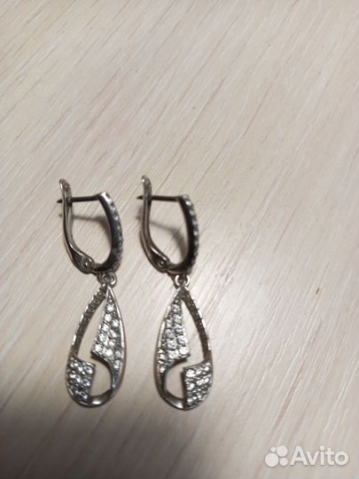 Серебряные серьги с феонитом