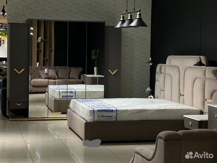 Спальный гарнитур