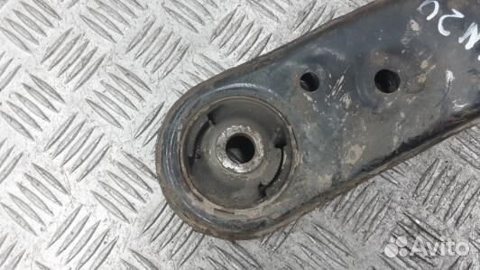 Рычаг передний нижний левый toyota verso AR2 (AVN2