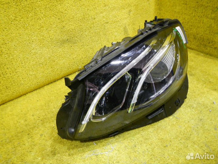 Фара левая Mercedes-Benz E-Class