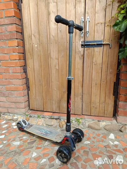 Самокат Micro Kickboard Monster