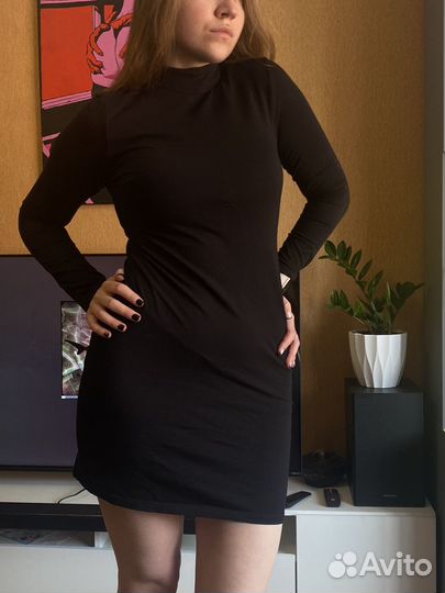 Вечернее платье с вырезом