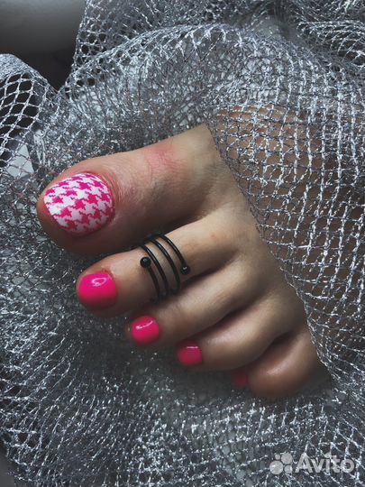 Мастер маникюра и педикюра