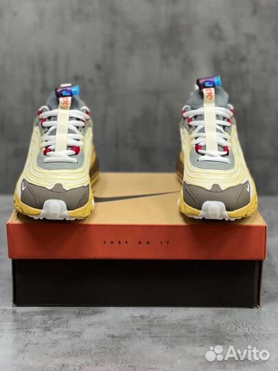 Новый колексияnike AIR MAX 270 react