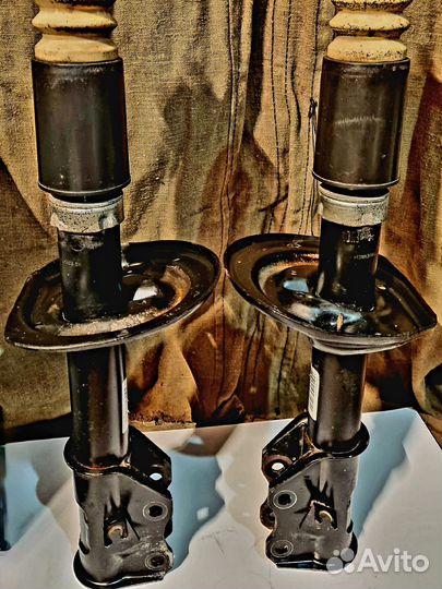 Стойки амортизатора передние LADA vesta sw cross