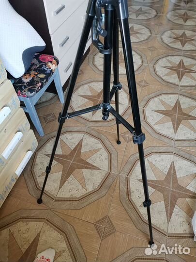 Штатив для фотоаппарата профессиональный