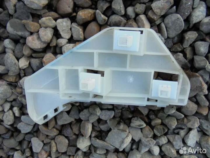 Крепление бампера переднее левое Honda Cr-V RD5