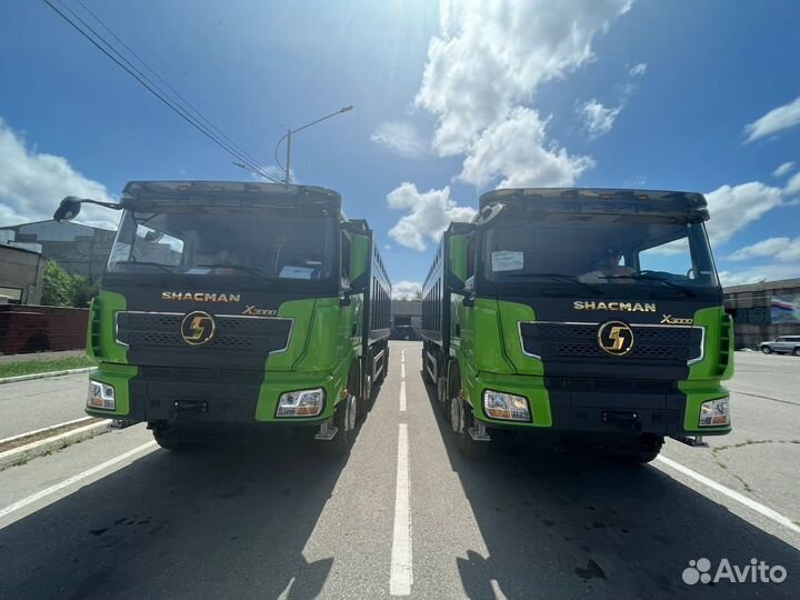 Водитель самосвала