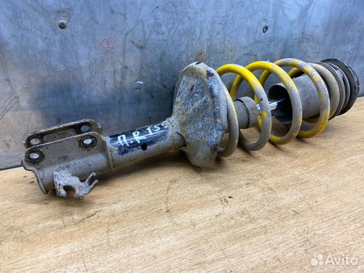 Стойка подвески передняя правая Chevrolet Lacetti