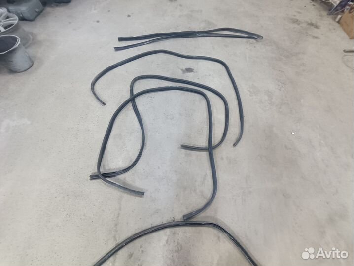 Уплотнительные резинки renault sandero 1